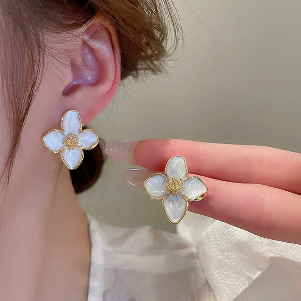 Laurela - Ladies' Earrings with Flowers